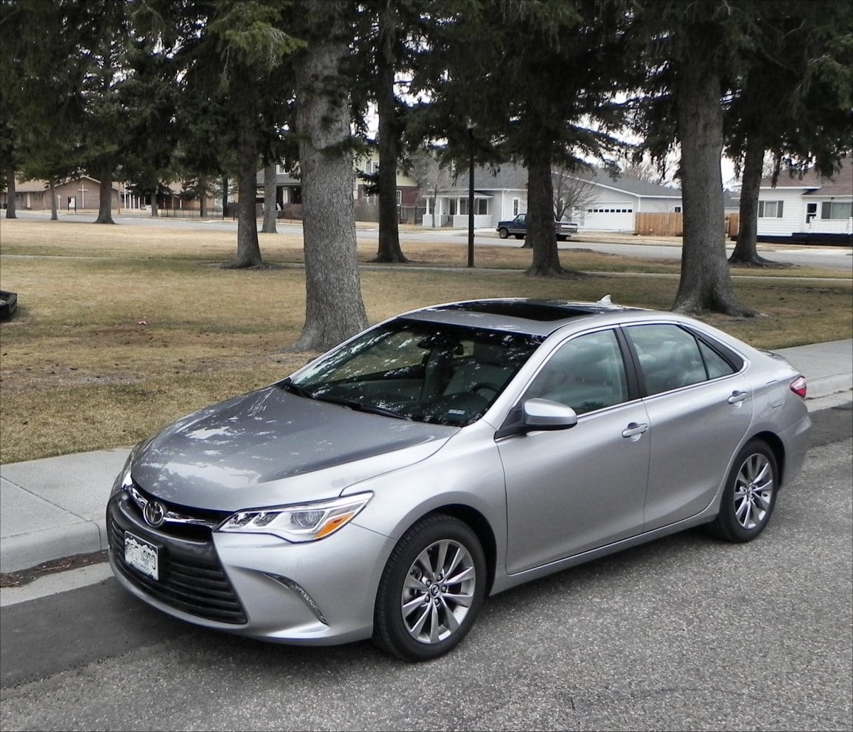 2016 Toyota Camry Hybrid – why change a good thing?
