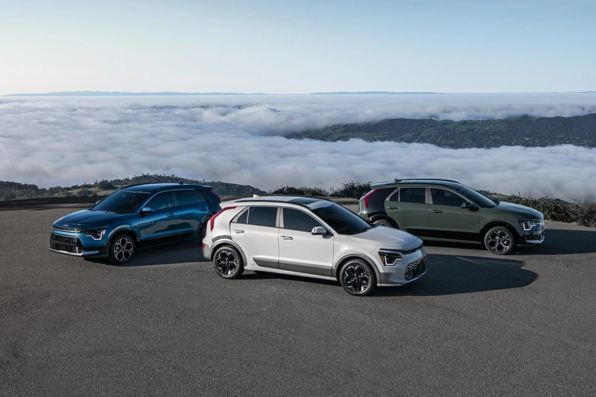 Kia unveils 2nd-gen Niro in electrified formats at New York show